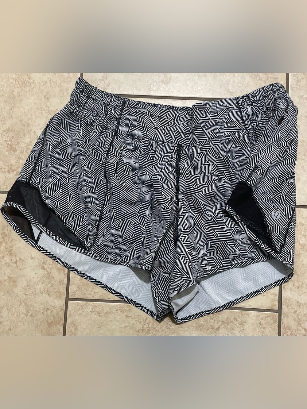 Hotty Hot Low-Rise Lined Short 2.5" Size 8 Reg